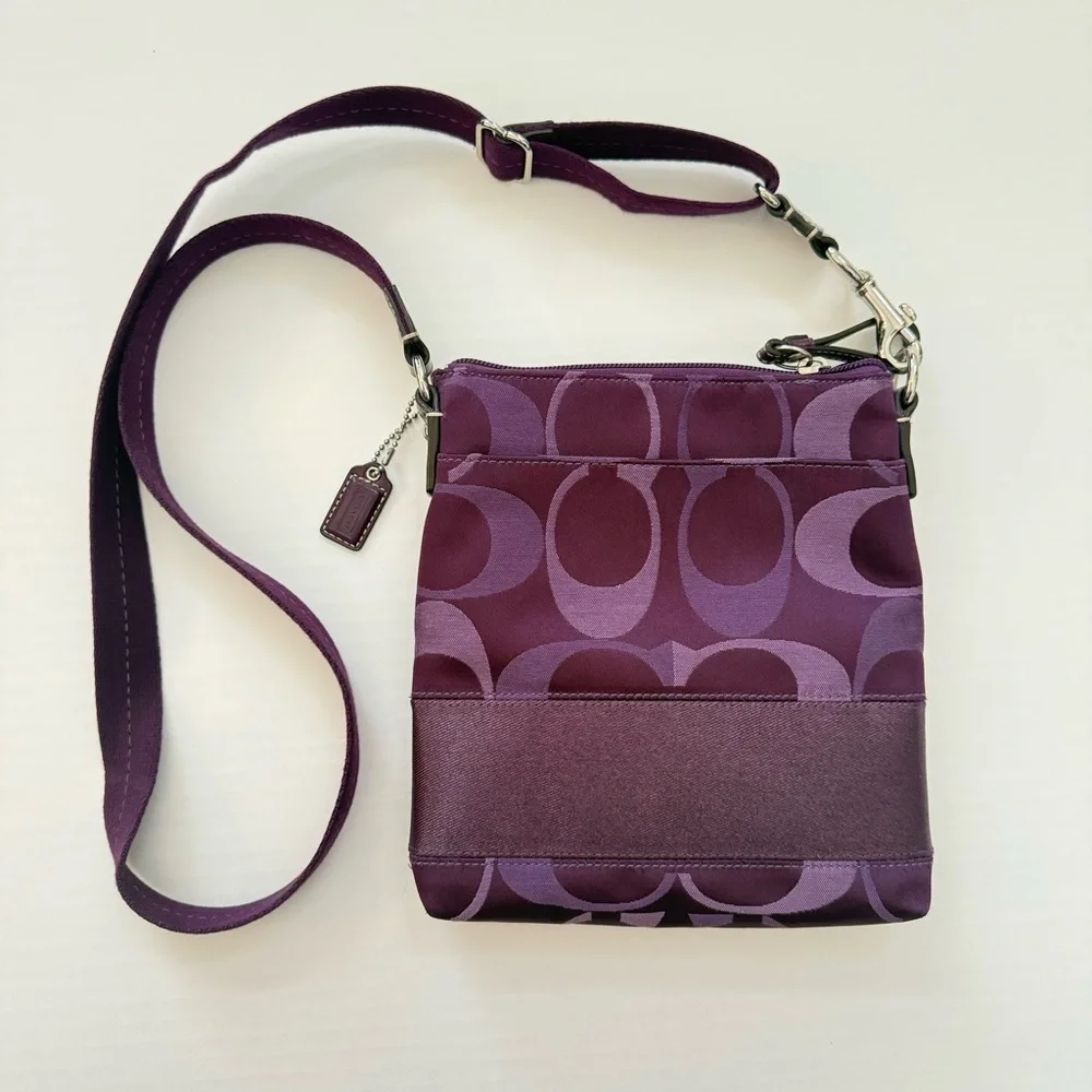 NWOT Coach Purple Signature Crossbody Bag - Picture 2 of 6